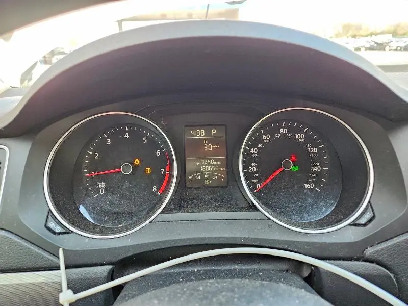 2015 VOLKSWAGEN JETTA SE  