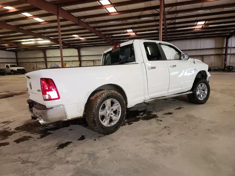 2016 RAM 1500 SLT  