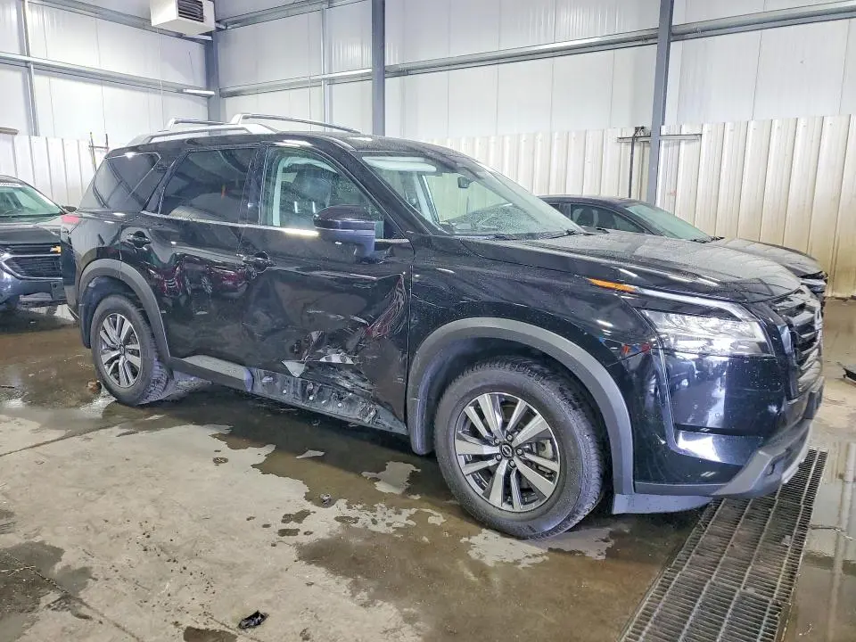 2023 NISSAN PATHFINDER SL  