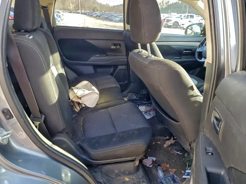 2016 MITSUBISHI OUTLANDER SE  