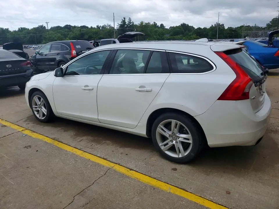 2015 VOLVO V60 T5  