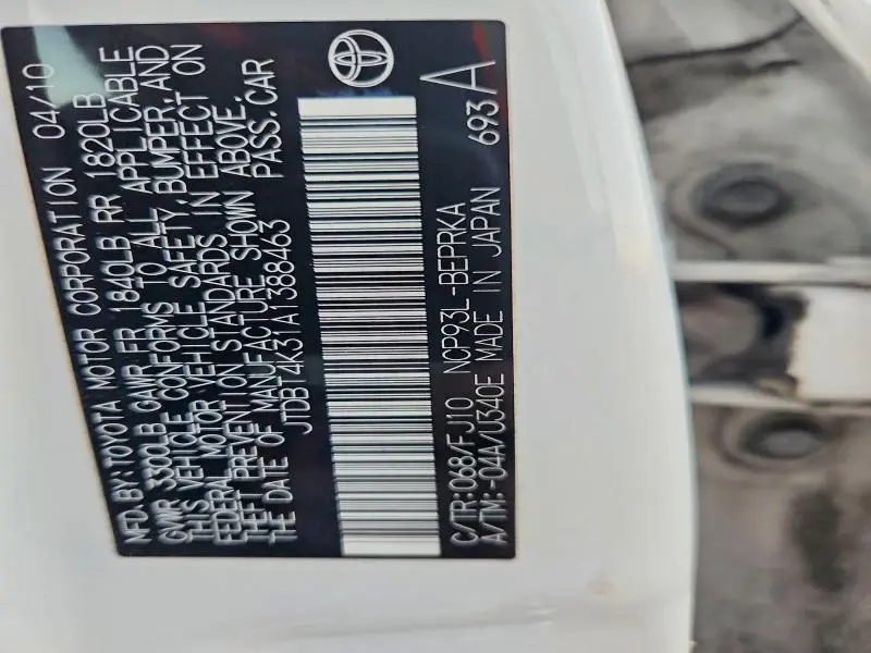 2010 TOYOTA YARIS BASE  