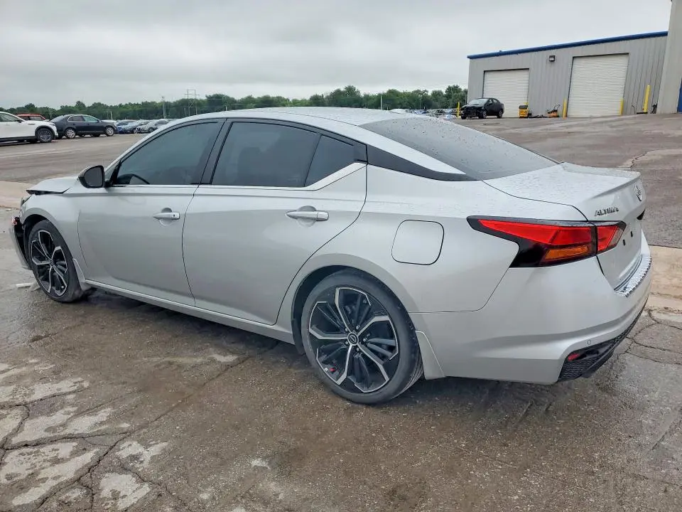 2023 NISSAN ALTIMA SR  