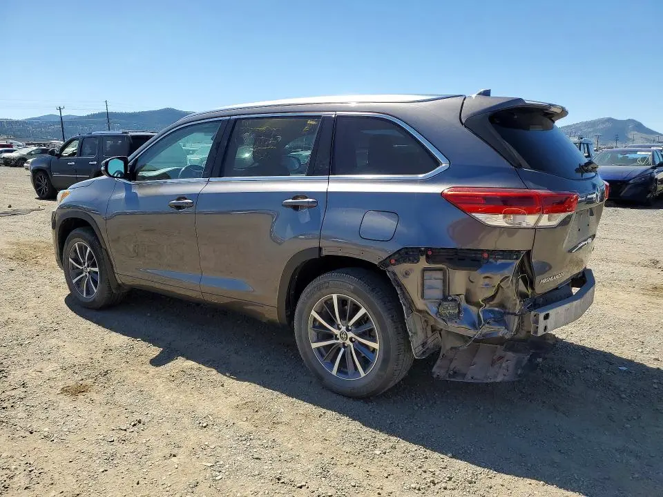 2018 TOYOTA HIGHLANDER XLE  