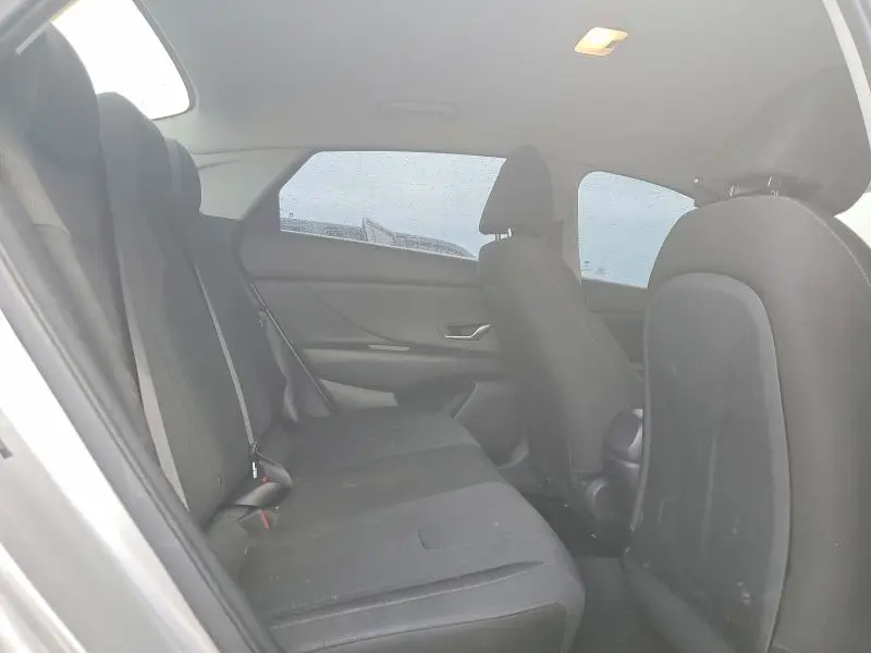 2021 HYUNDAI ELANTRA SE  