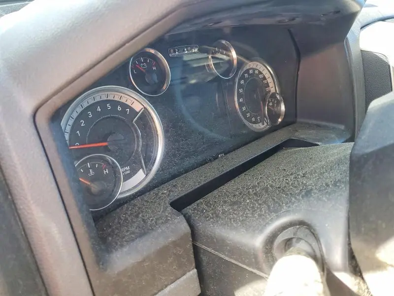 2016 RAM 1500 SLT  
