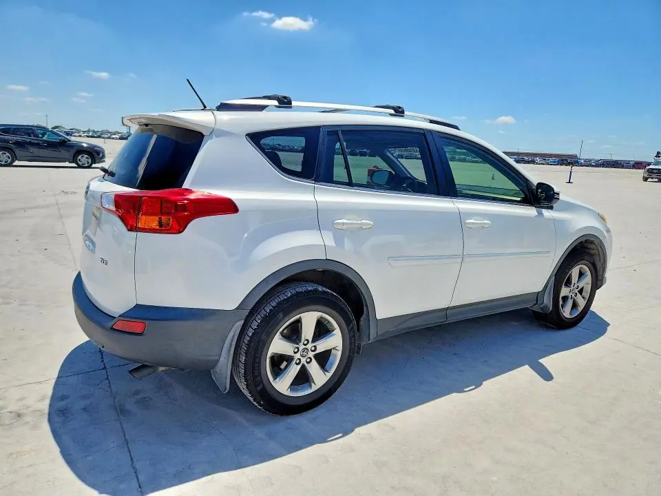 2015 TOYOTA RAV4 XLE  