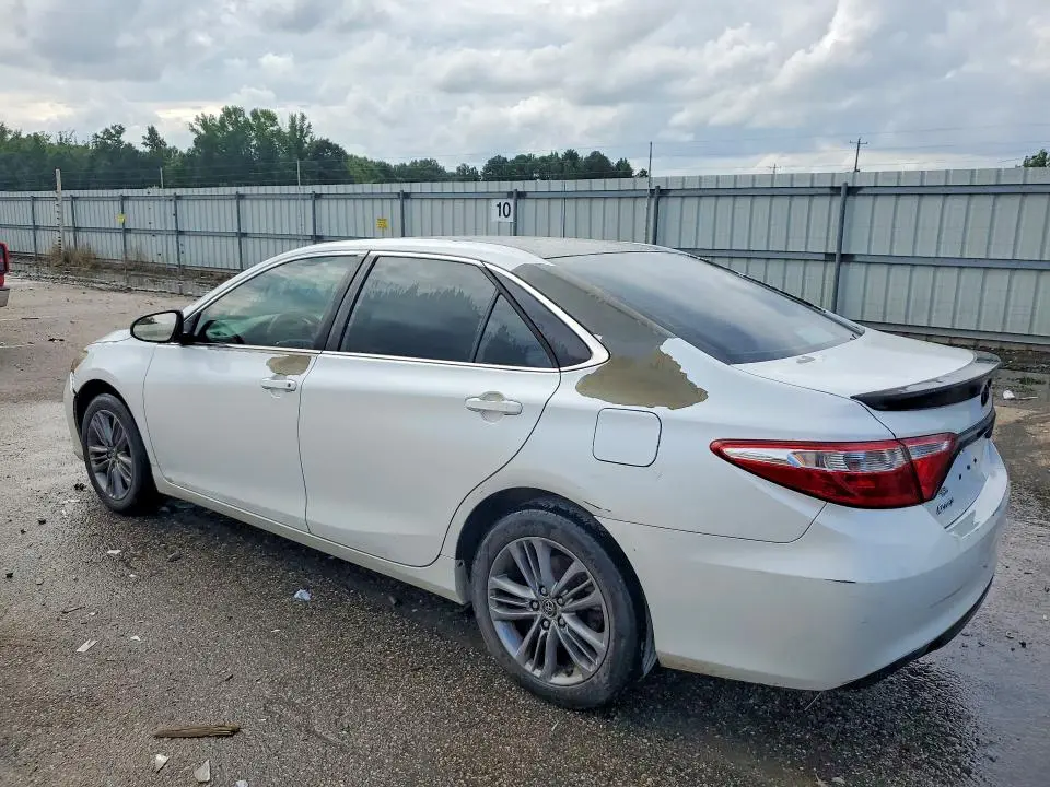 2016 TOYOTA CAMRY SE  