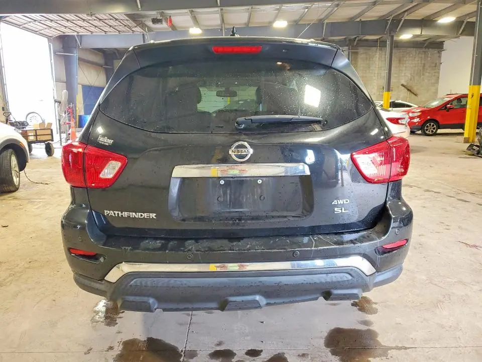 2019 NISSAN PATHFINDER SL  