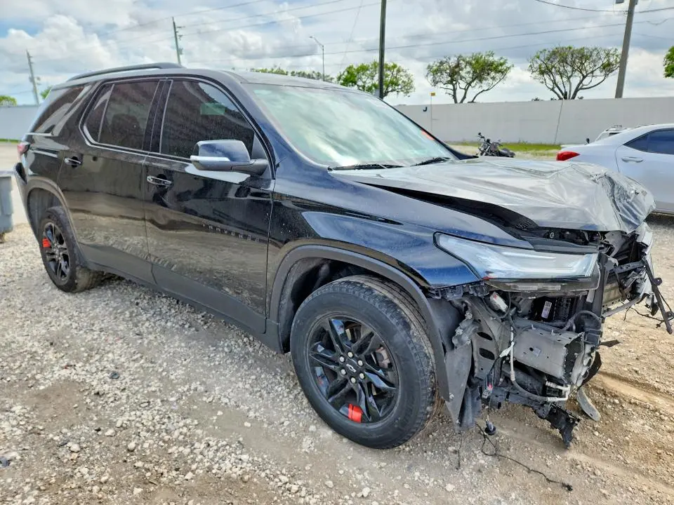 2023 CHEVROLET TRAVERSE LT  
