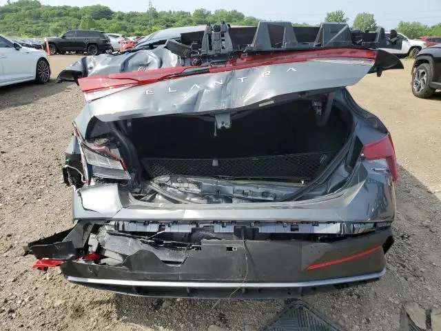 2024 HYUNDAI ELANTRA SE  