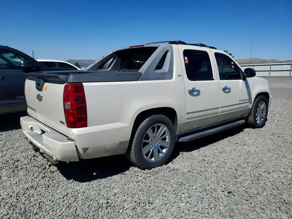 2011 CHEVROLET AVALANCHE LTZ  