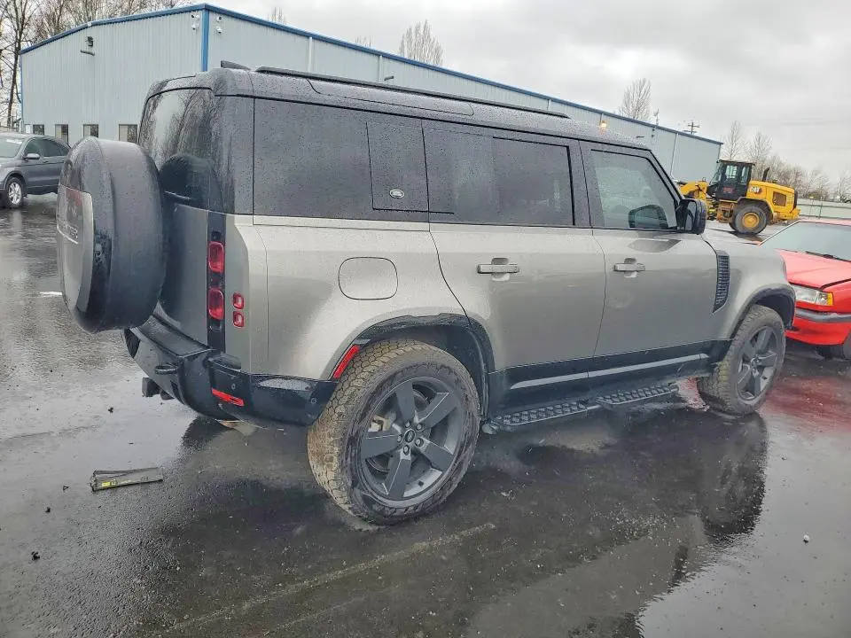 2024 LAND ROVER DEFENDER 110 X-DYNAMIC SE  