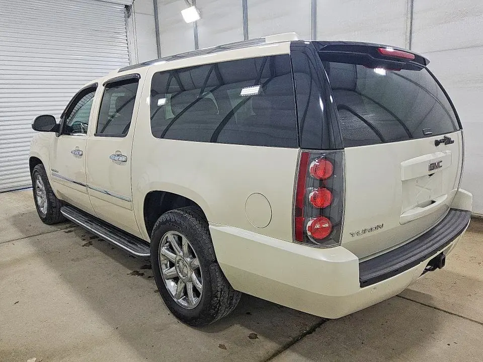 2013 GMC YUKON XL DENALI  