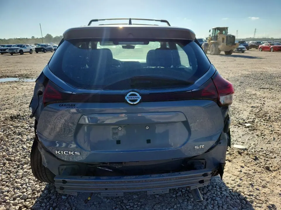 2021 NISSAN KICKS SR  