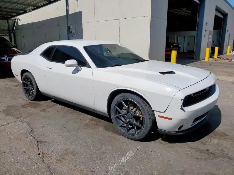 2016 DODGE CHALLENGER SXT  