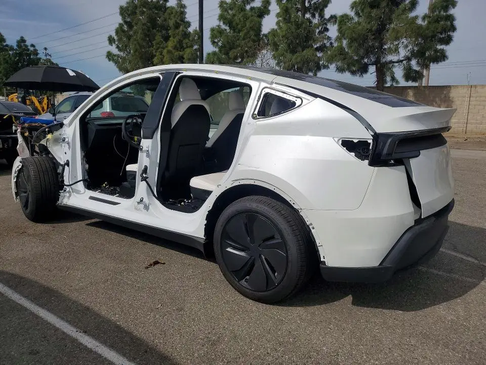 2026 TESLA MODEL Y   