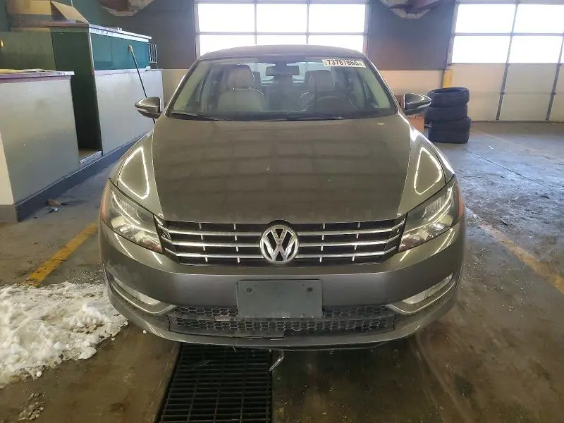 2012 VOLKSWAGEN PASSAT SEL  