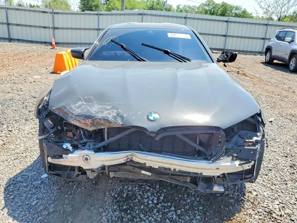 2022 BMW M5   
