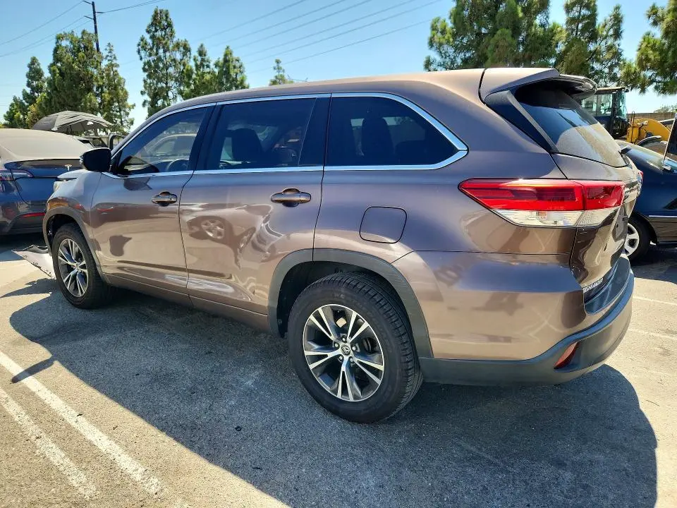 2018 TOYOTA HIGHLANDER LE  