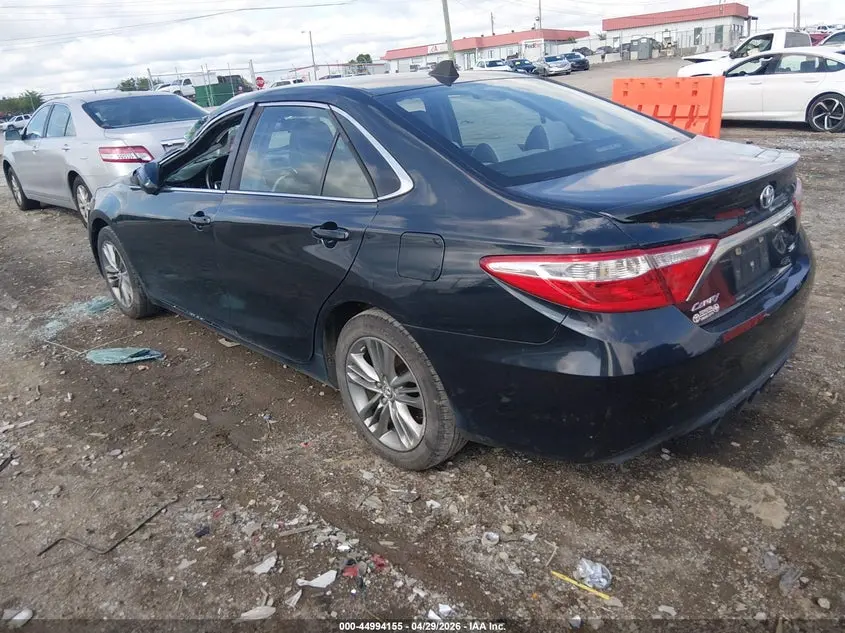2015 TOYOTA CAMRY SE