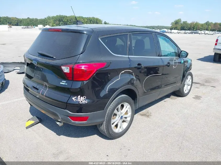 2019 FORD ESCAPE SE