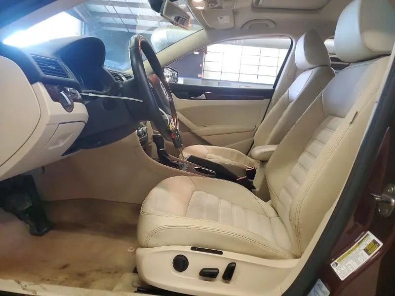 2013 VOLKSWAGEN PASSAT SEL  
