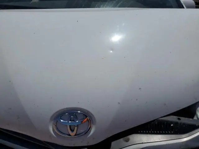 2011 TOYOTA SIENNA XLE  