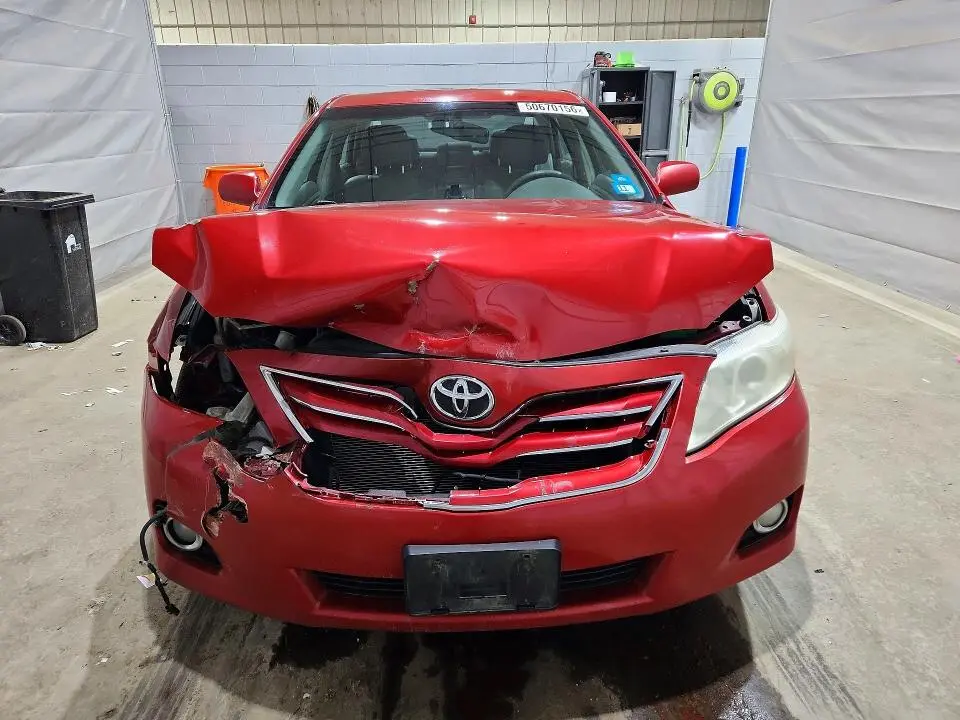 2010 TOYOTA CAMRY XLE  