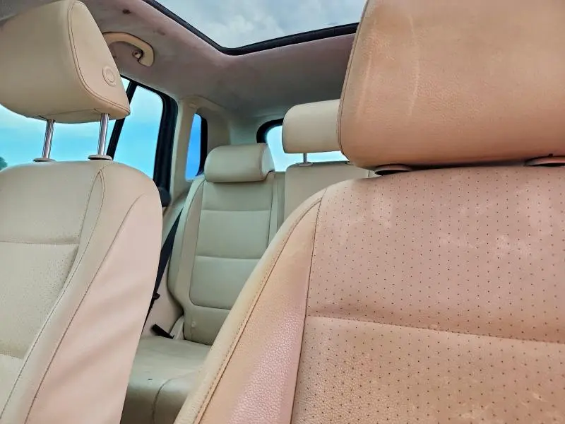 2010 VOLKSWAGEN TIGUAN S  