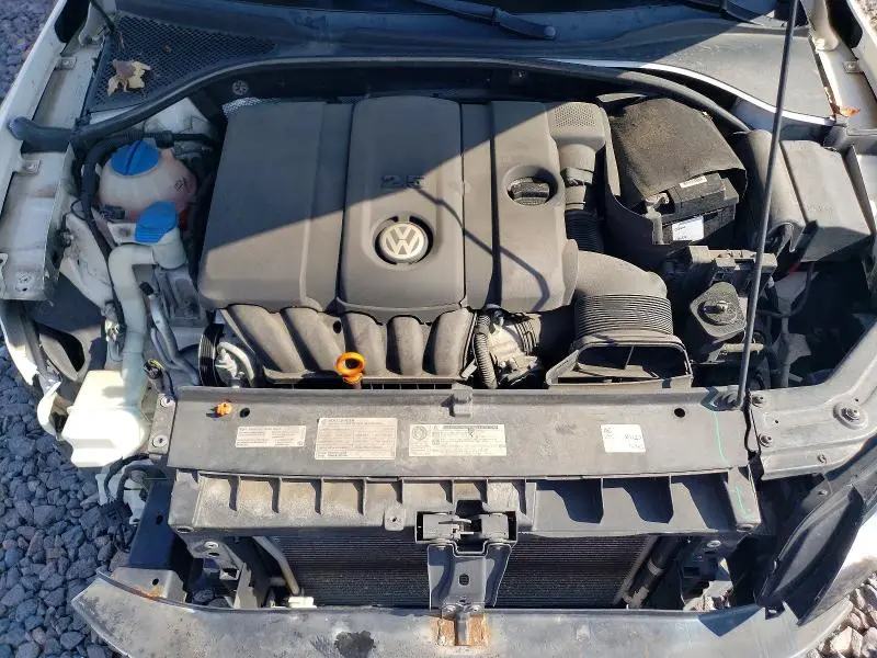 2012 VOLKSWAGEN PASSAT SE  
