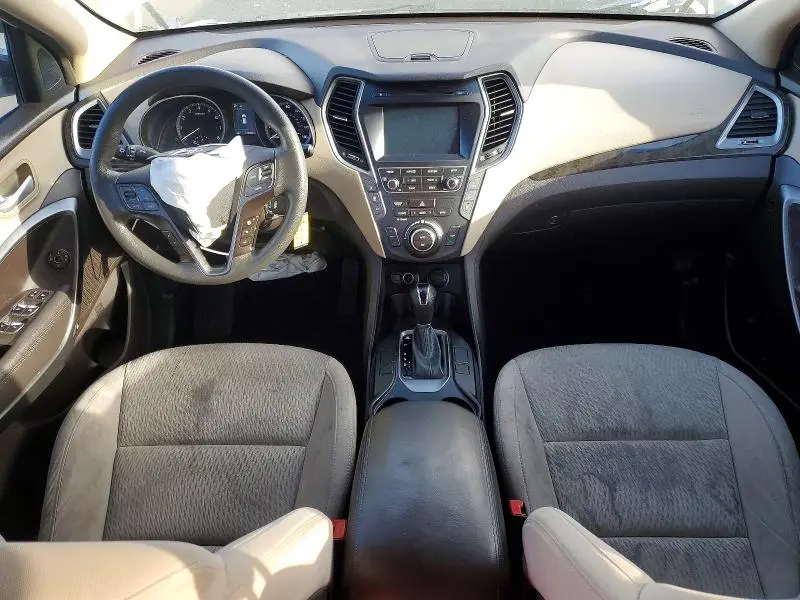2018 HYUNDAI SANTA FE SE  