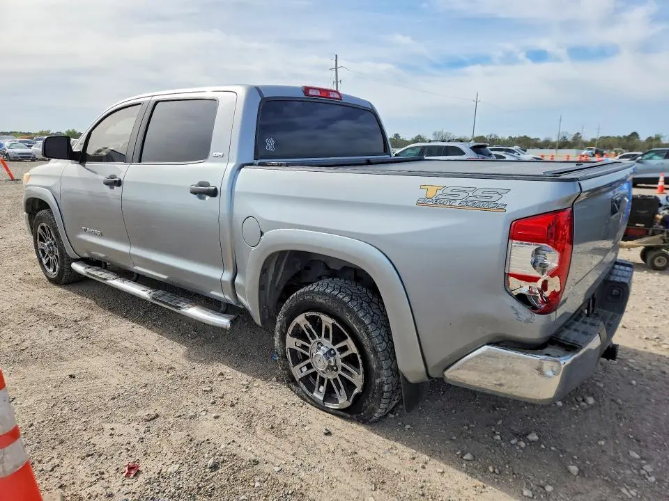 2015 TOYOTA TUNDRA SR5  