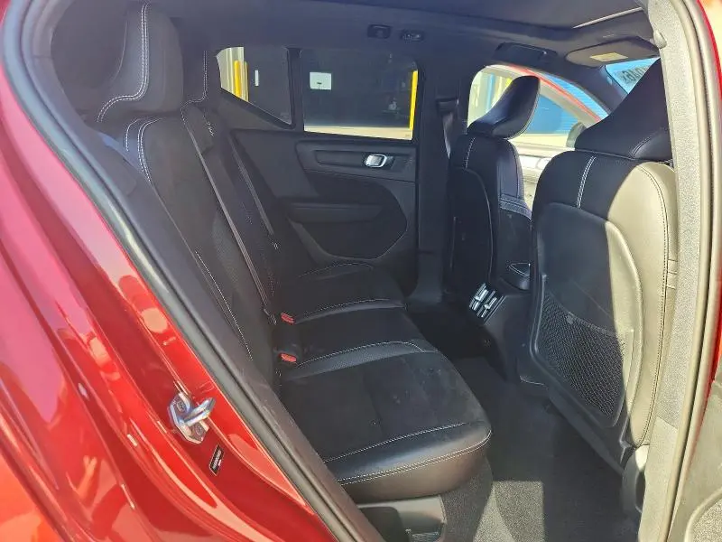 2019 VOLVO XC40 T5 R-DESIGN  