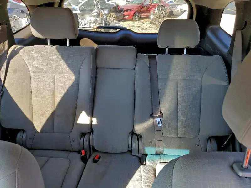 2011 HYUNDAI SANTA FE GLS  