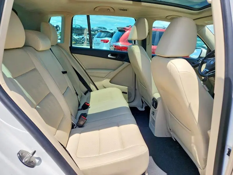 2014 VOLKSWAGEN TIGUAN S  