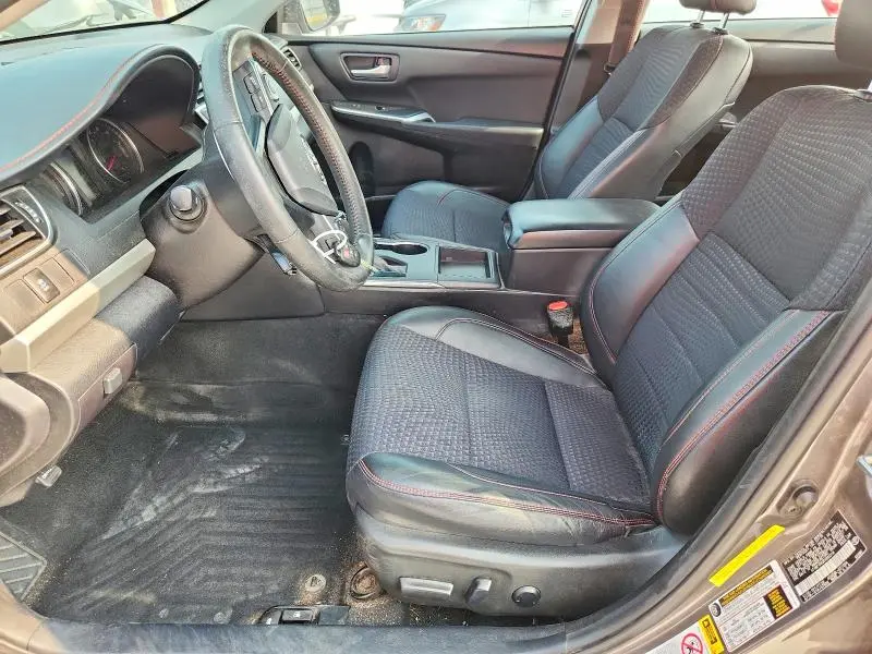 2015 TOYOTA CAMRY SE  