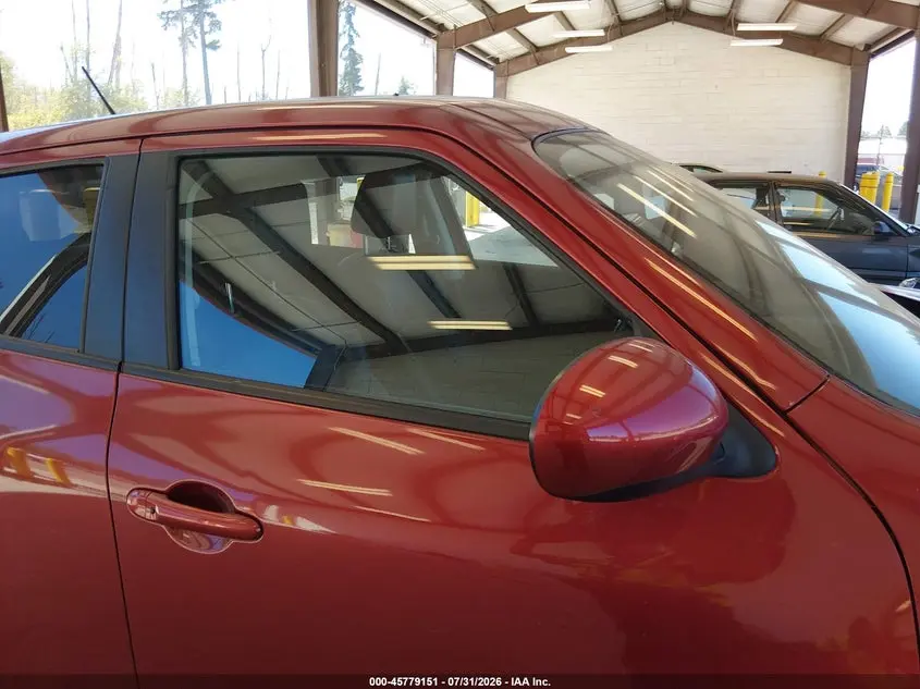 2013 NISSAN JUKE SL