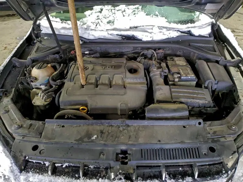 2015 VOLKSWAGEN PASSAT SE  