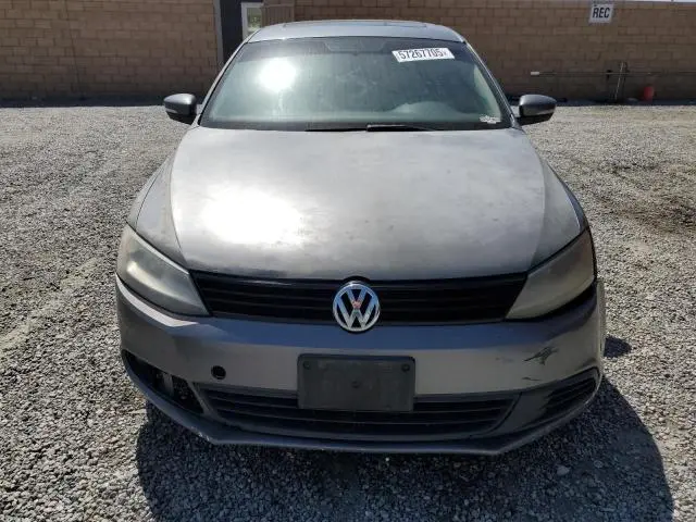 2011 VOLKSWAGEN JETTA SE  