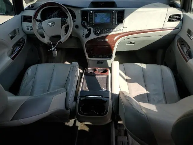 2014 TOYOTA SIENNA XLE  