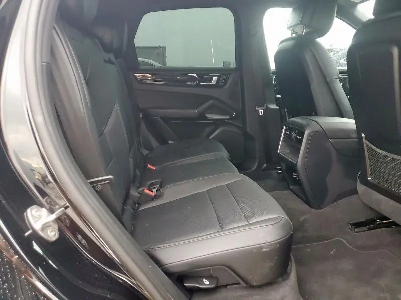 2022 PORSCHE CAYENNE   