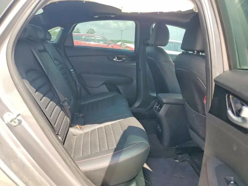 2023 KIA FORTE GT  