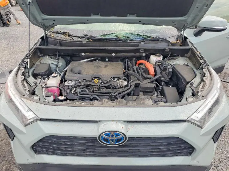 2022 TOYOTA RAV4 XLE  