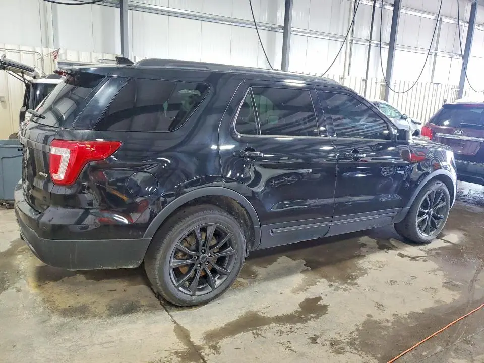 2017 FORD EXPLORER XLT  