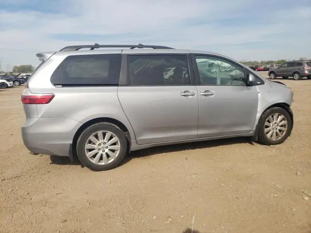 2015 TOYOTA SIENNA LE