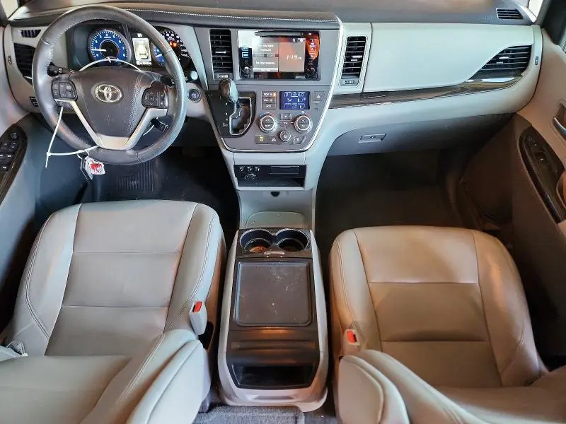 2017 TOYOTA SIENNA XLE 8-PASSENGER  