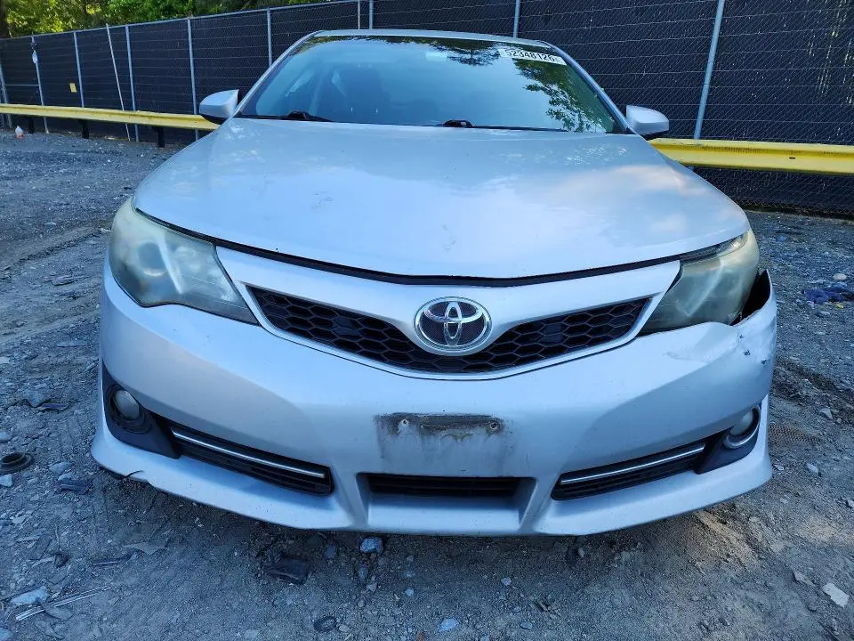 2014 TOYOTA CAMRY SE  
