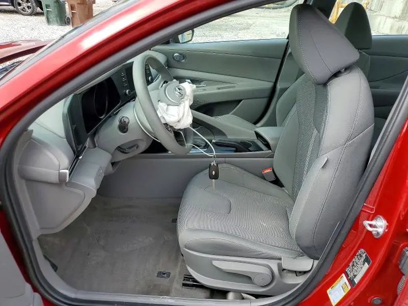 2023 HYUNDAI ELANTRA SE  