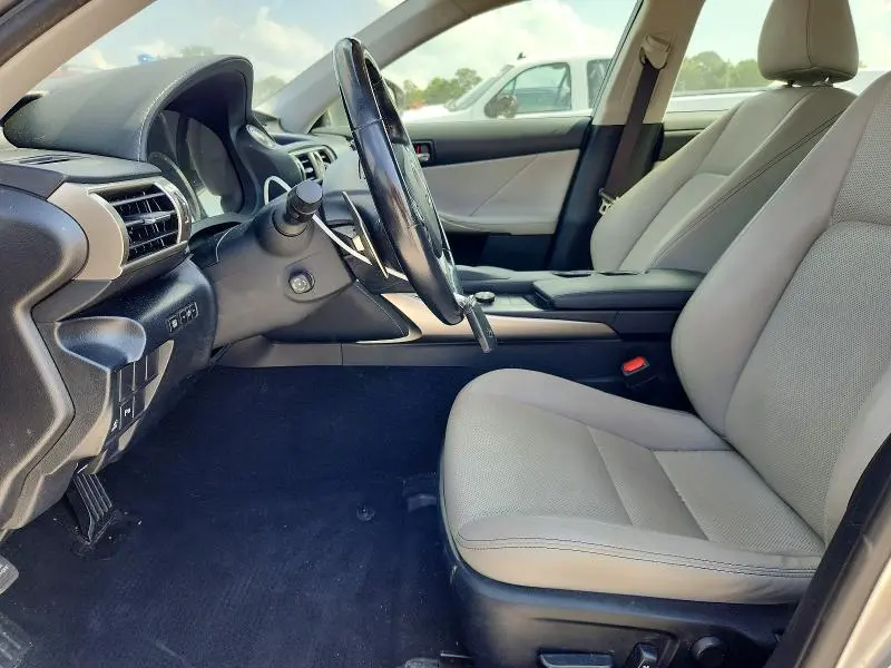 2016 LEXUS IS 200T  